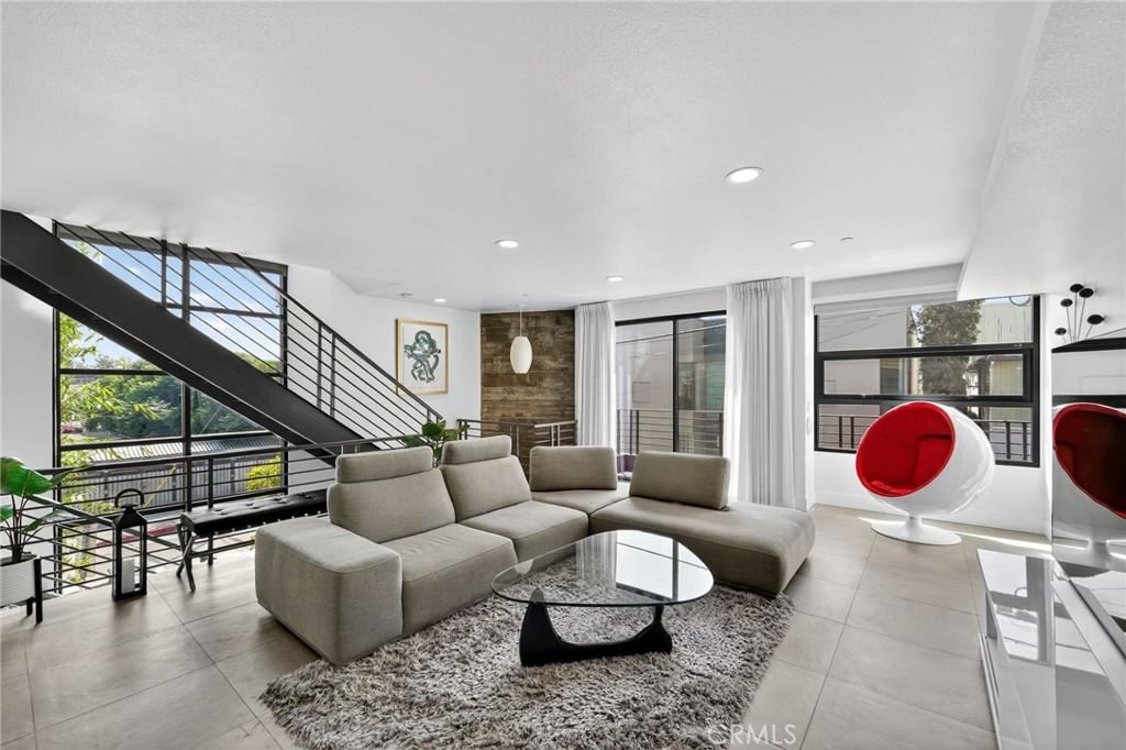 MLS #OC25250996 image #0