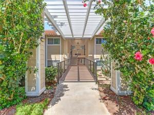 MLS #OC26189663 image #0