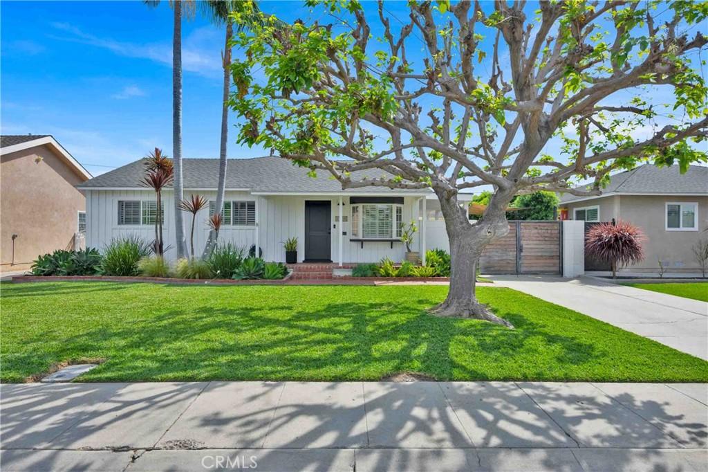 MLS #OC26189999 image #0