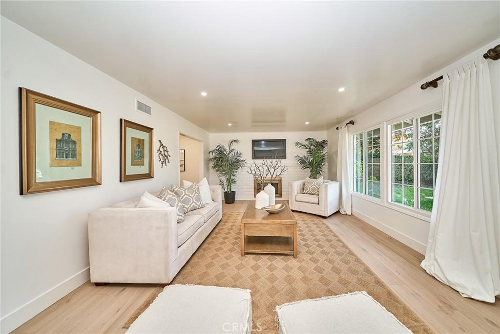 MLS #OC26190153 image #0