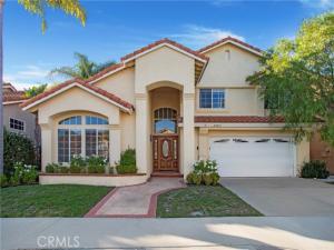 MLS #OC26190338 image #0