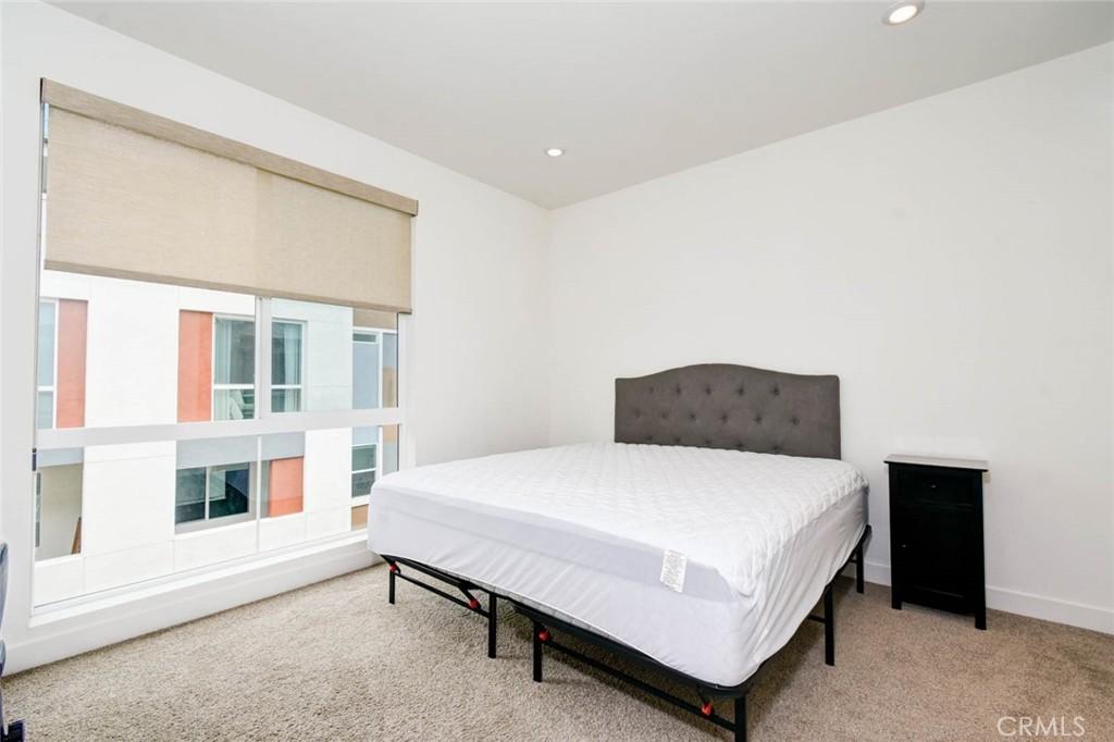 MLS #OC26190441 image #0