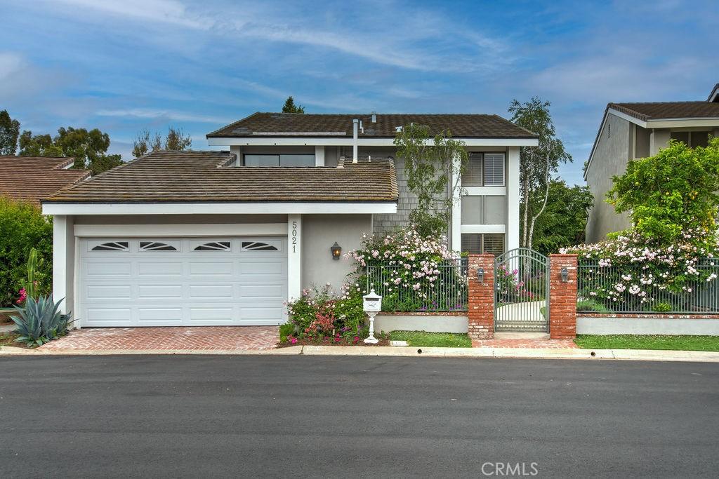 MLS #OC26190476 image #0