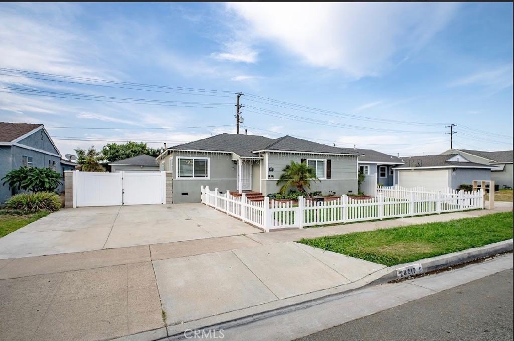 MLS #OC26190643 image #0