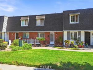 MLS #OC26190676 image #0
