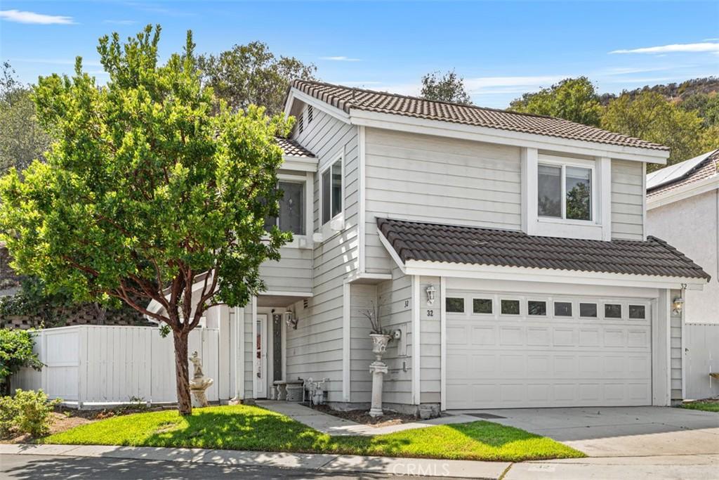 MLS #OC26192112 image #0
