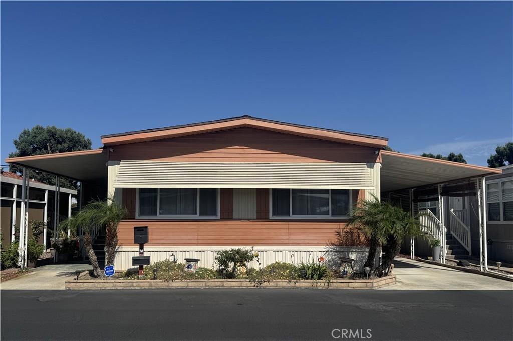 MLS #OC26192245 image #0