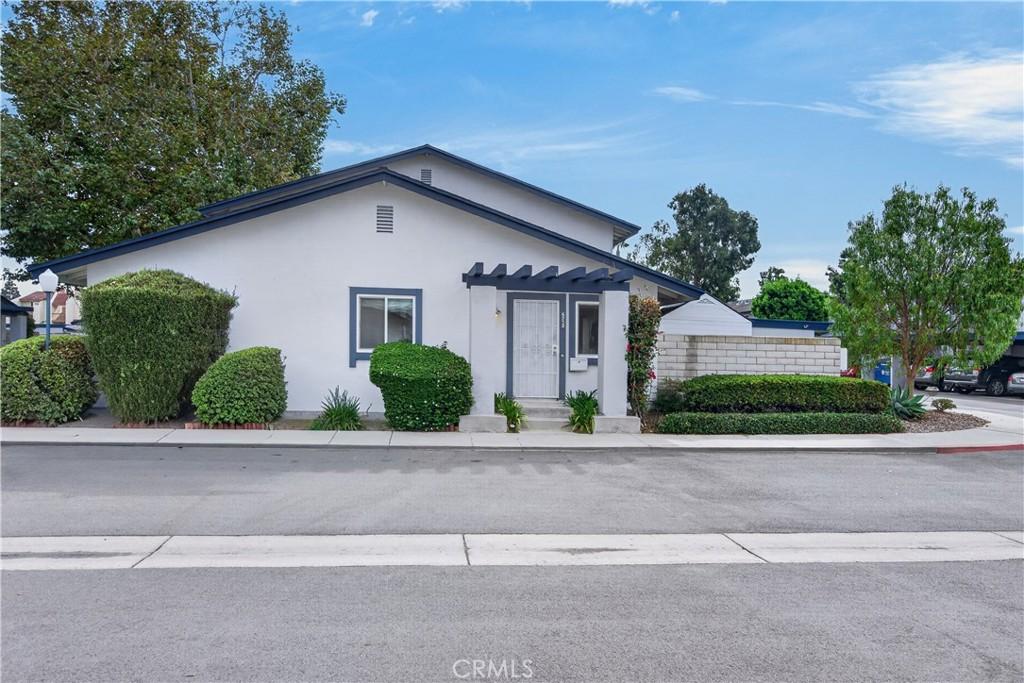 MLS #OC26192856 image #0