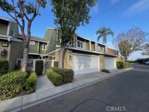 MLS #OC26193048 image #0