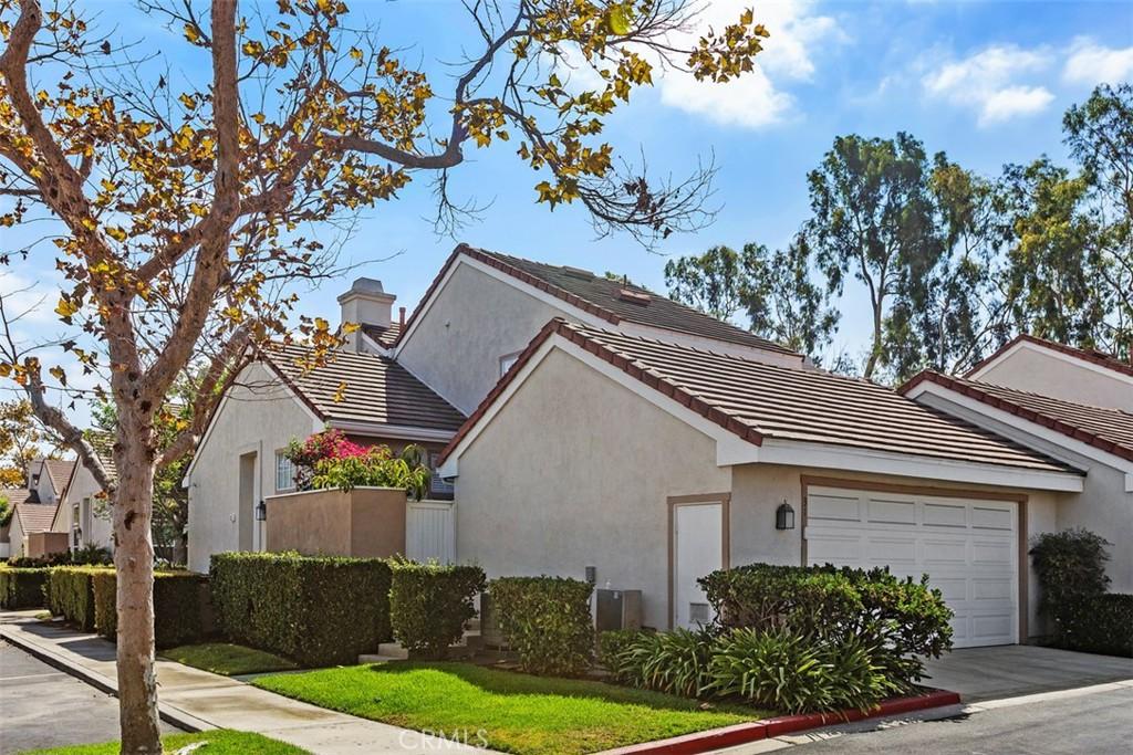 MLS #OC26193281 image #0