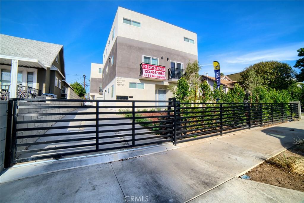MLS #OC26193327 image #0