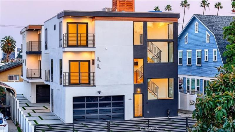 MLS #OC26193360 image #0