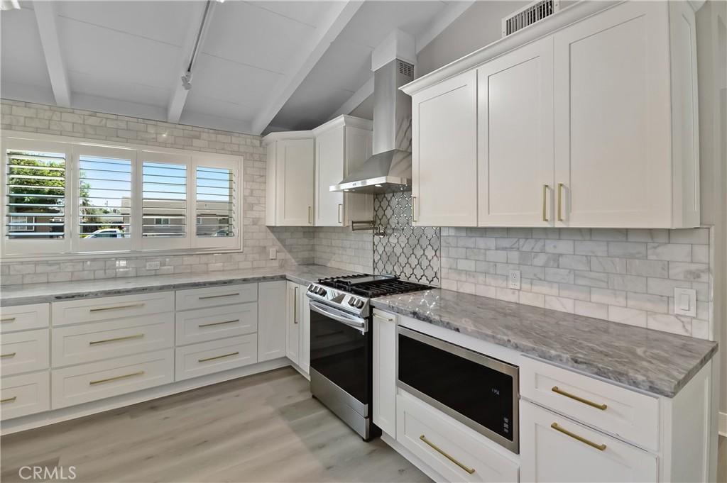 MLS #OC26193428 image #0