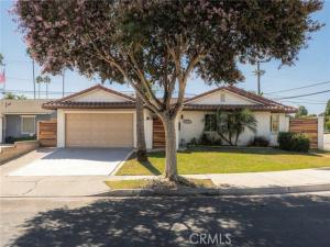 MLS #OC26194233 image #0