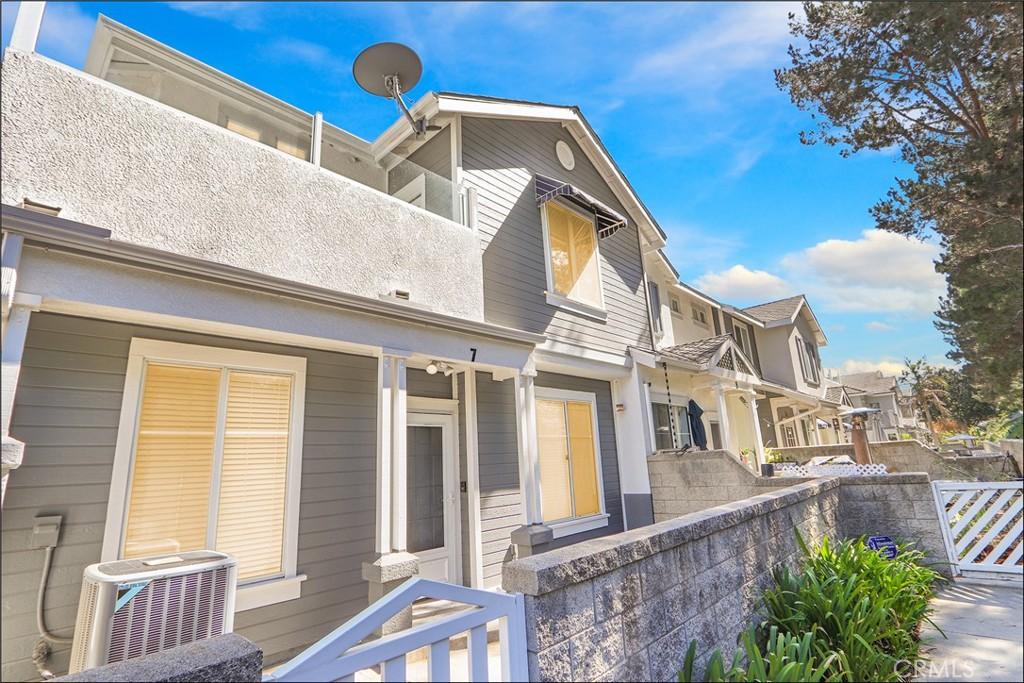 MLS #OC26194474 image #0