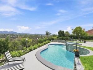 MLS #OC26194850 image #0