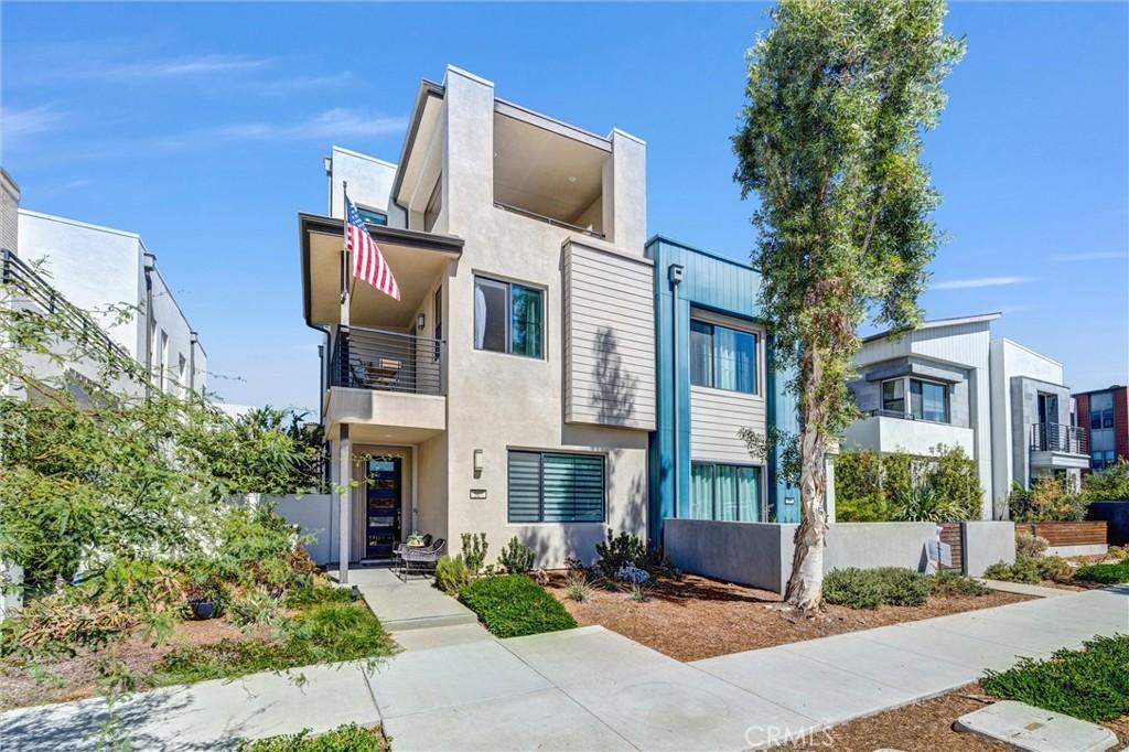 MLS #OC26195015 image #0