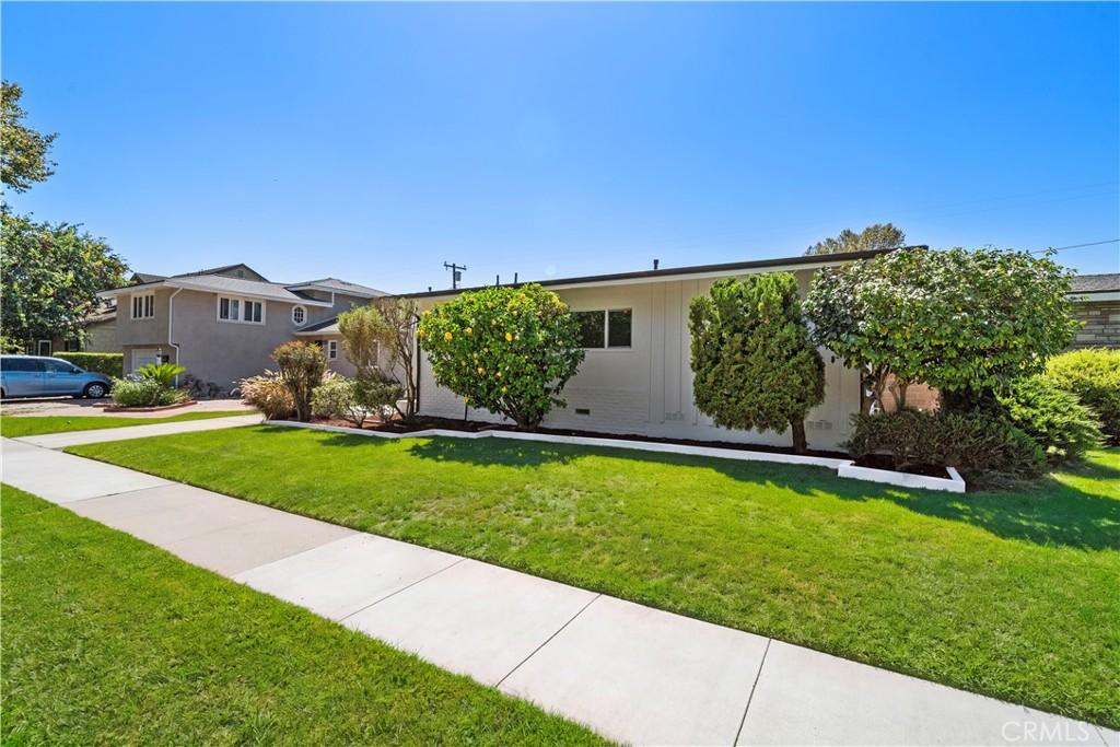 MLS #OC26195018 image #0