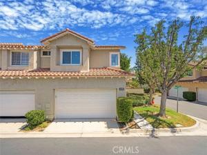 MLS #OC26195326 image #0