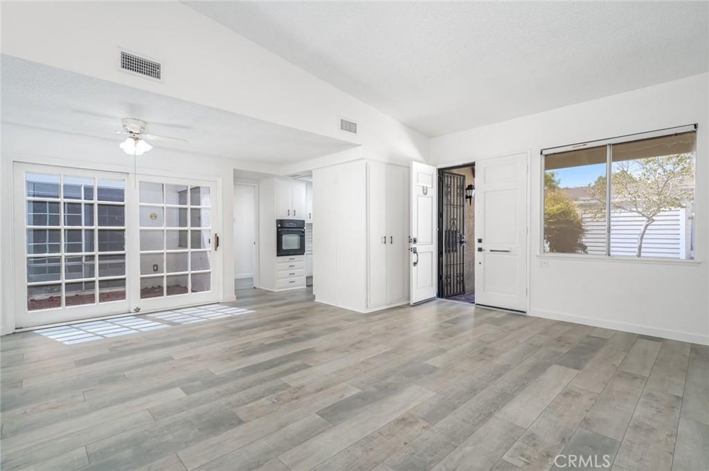 MLS #OC26195961 image #0