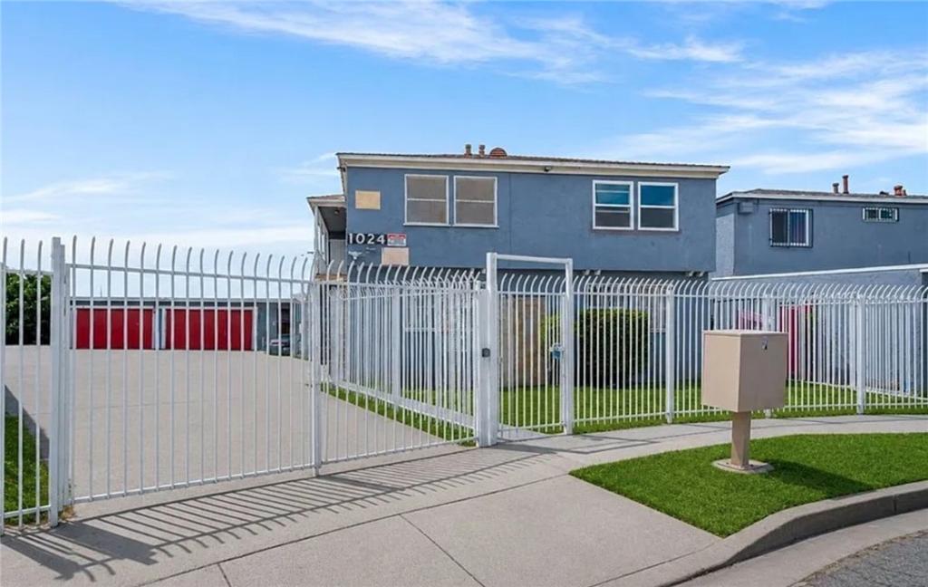 MLS #OC26196034 image #0