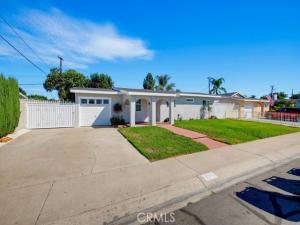 MLS #OC26196585 image #0