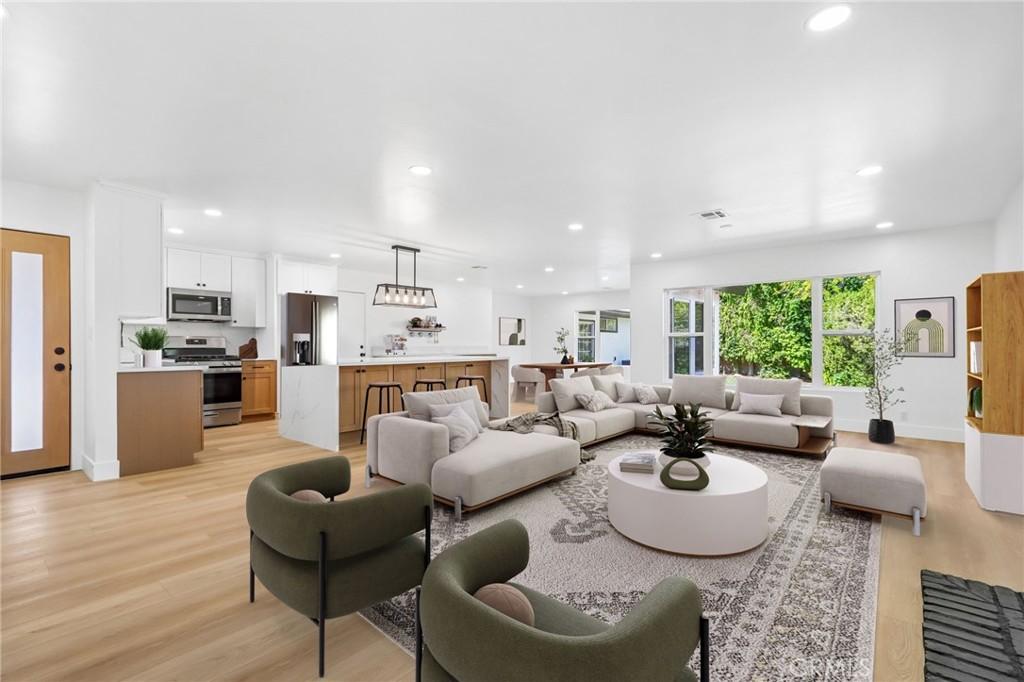 MLS #OC26196935 image #0