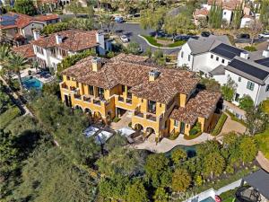 MLS #OC26196945 image #0