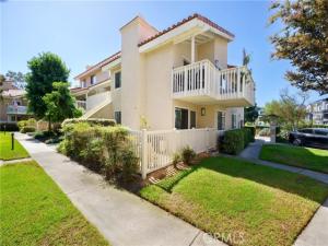 MLS #OC26197378 image #0