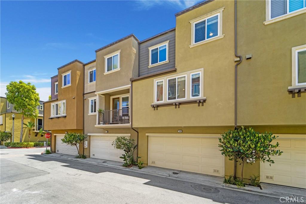 MLS #OC26197430 image #0