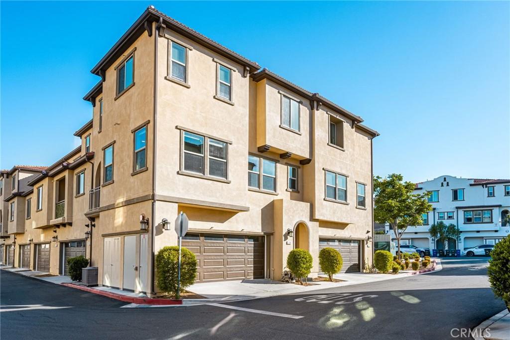 MLS #OC26197593 image #0