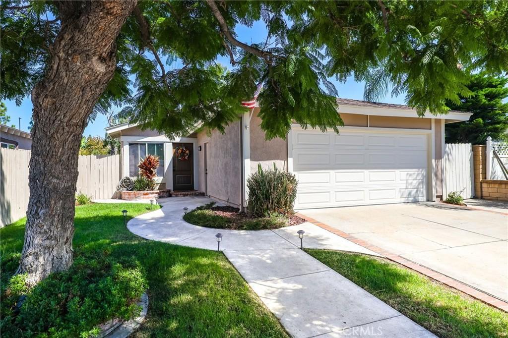 MLS #OC26197977 image #0