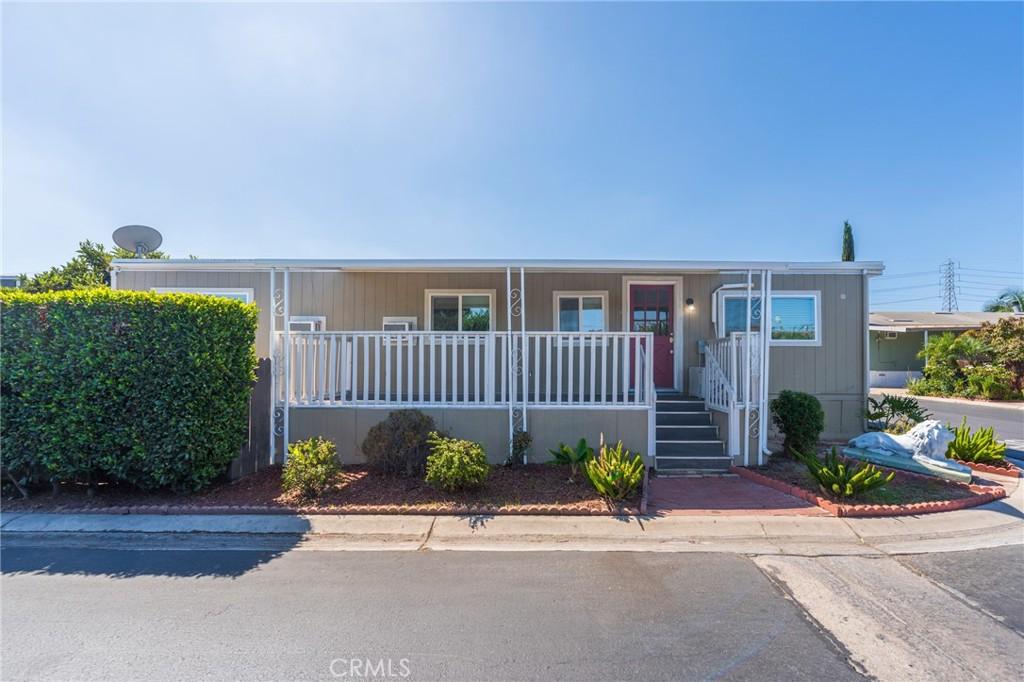 MLS #OC26198545 image #0