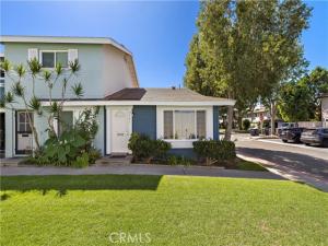 MLS #OC26198593 image #0