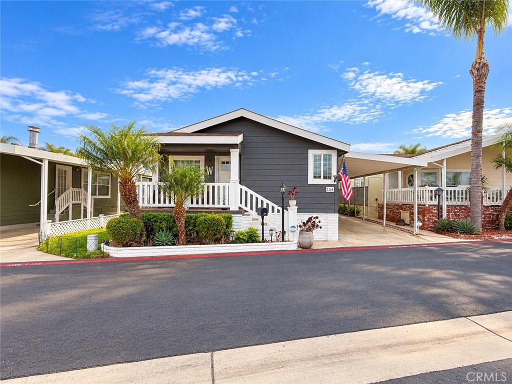MLS #OC26198933 image #0