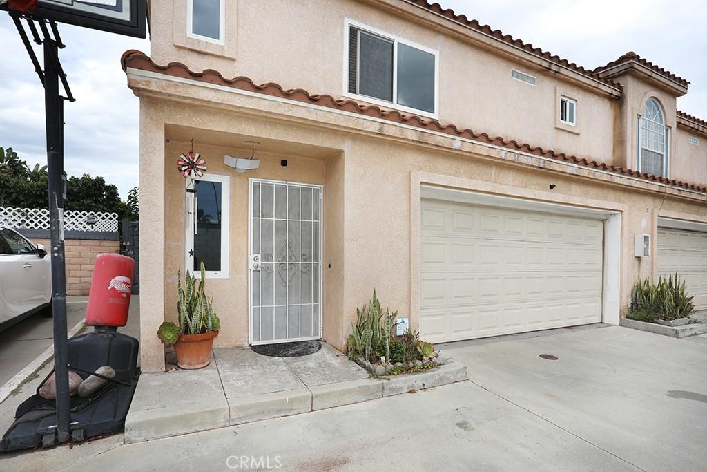 MLS #OC26198963 image #0