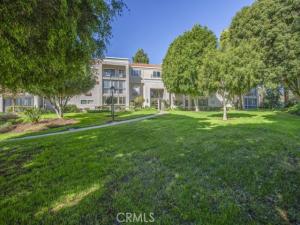 MLS #OC26200062 image #0
