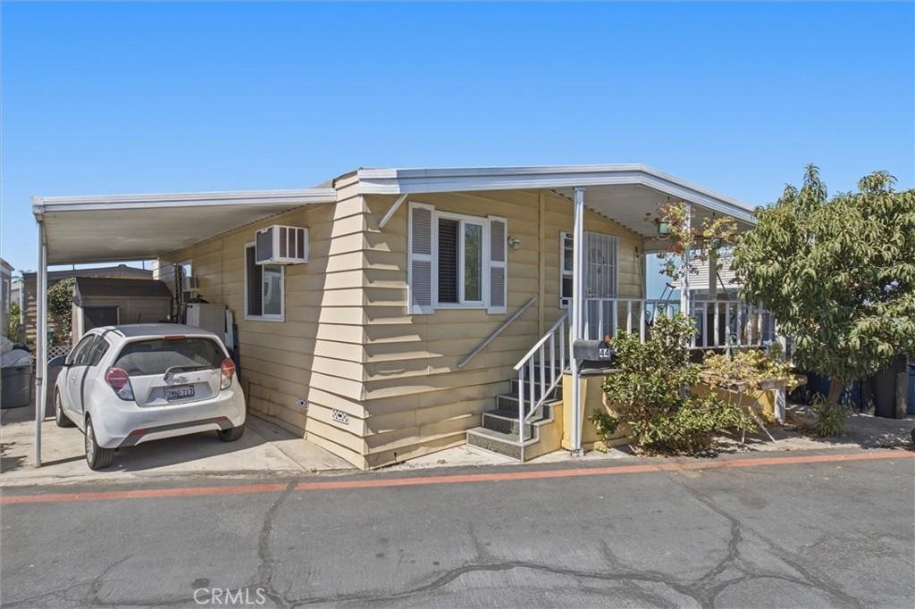 MLS #OC26200305 image #0