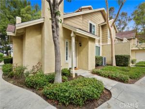 MLS #OC26200438 image #0