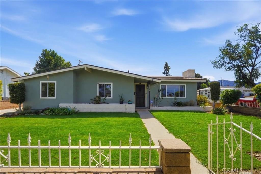 MLS #OC26200555 image #0