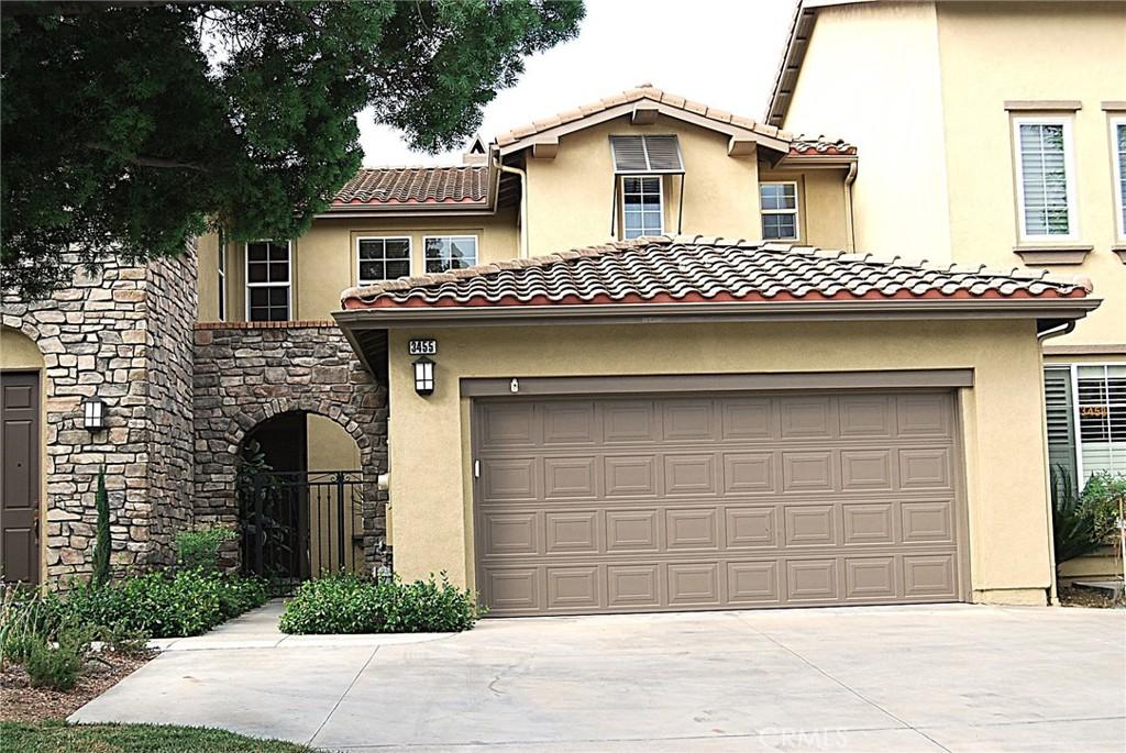 MLS #OC26200683 image #0