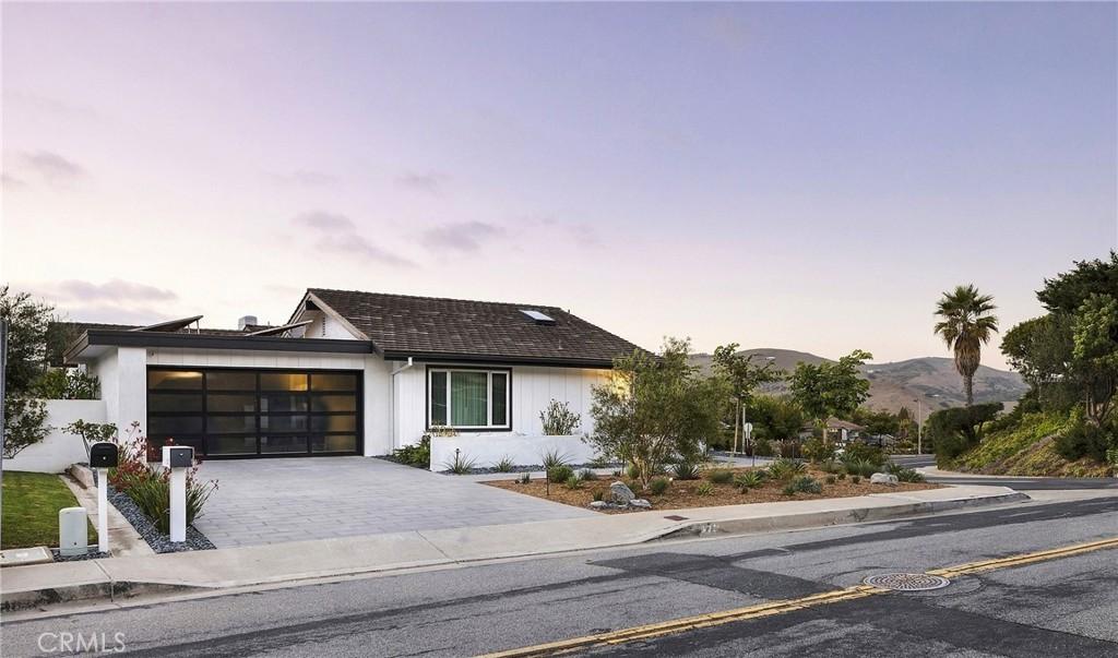 MLS #OC26200787 image #0