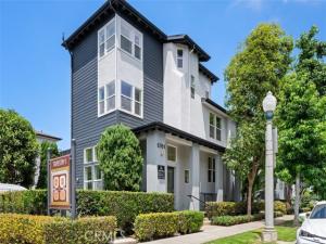 MLS #OC26200868 image #0