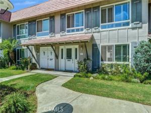 MLS #OC26201430 image #0