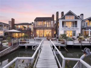 MLS #OC26201584 image #0
