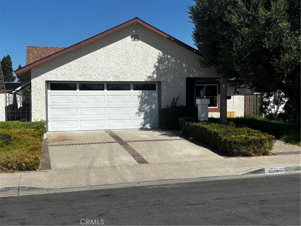 MLS #OC26201693 image #0