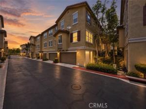 MLS #OC26203338 image #0