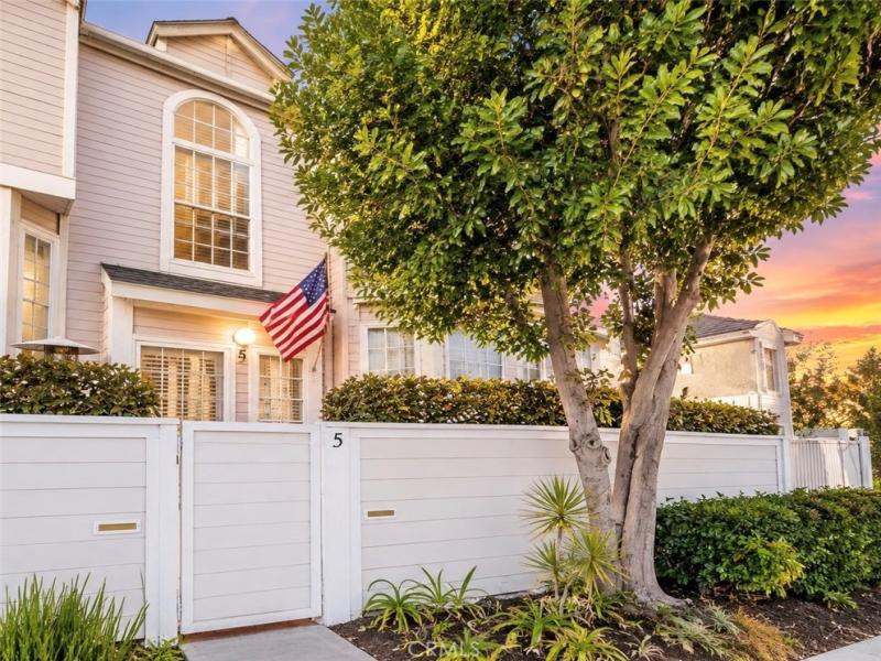 MLS #OC26203853 image #0