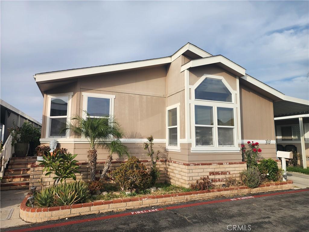 MLS #OC26204044 image #0