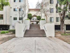MLS #OC26204385 image #0